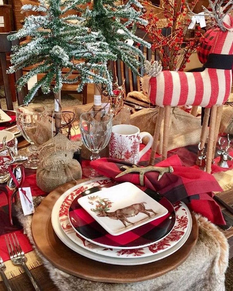 décoration de table Noël traditionnelle objets rustiques