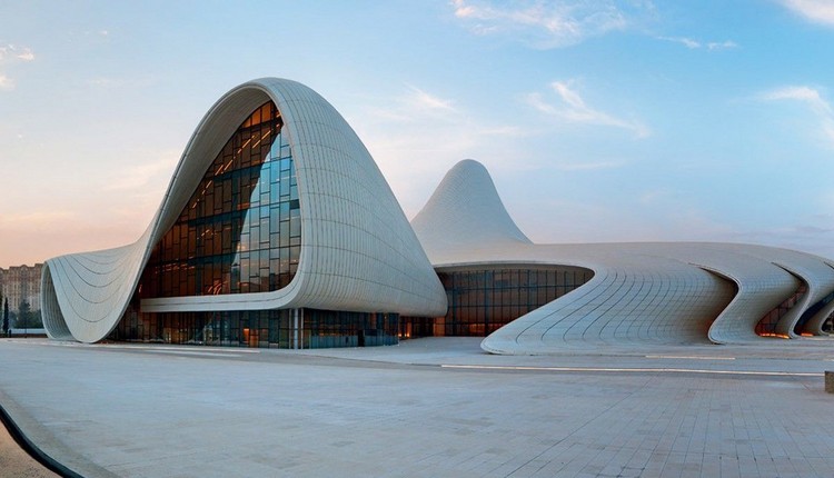 déconstructivisme architectural bâtiment signé Zaha Hadid