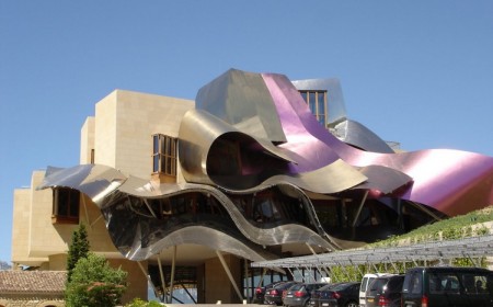déconstructivisme architectural établissement vinicole Frank Gehry