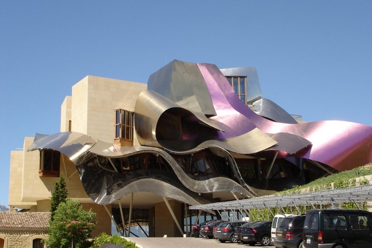 déconstructivisme architectural établissement vinicole Frank Gehry
