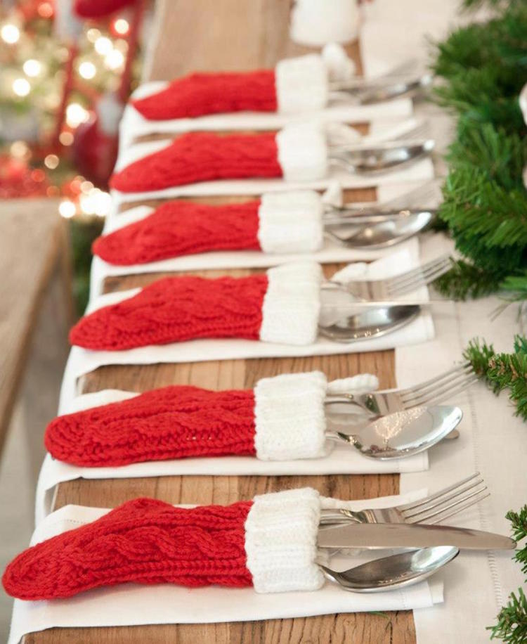 décoration de table Noel poches à couverts chaussettes