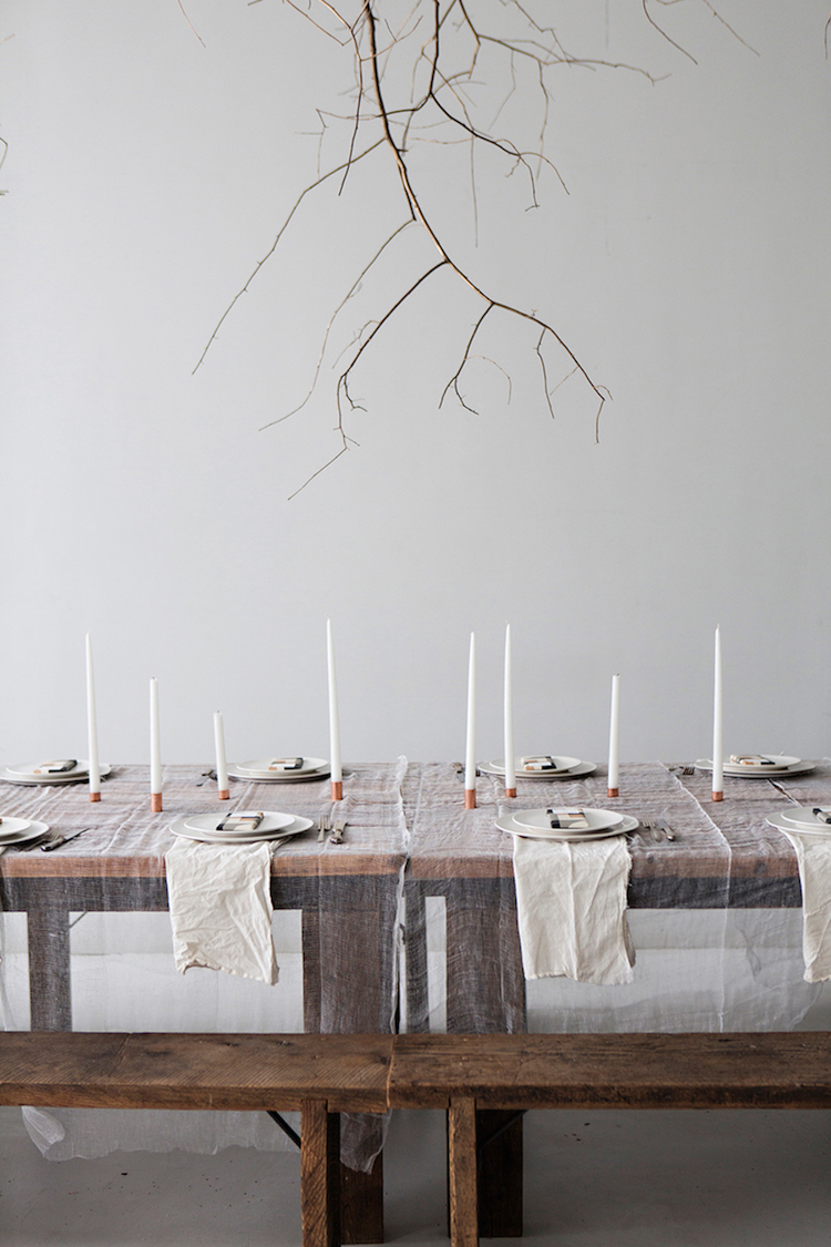 décoration de table Noel revisitée nappe étamie blancs