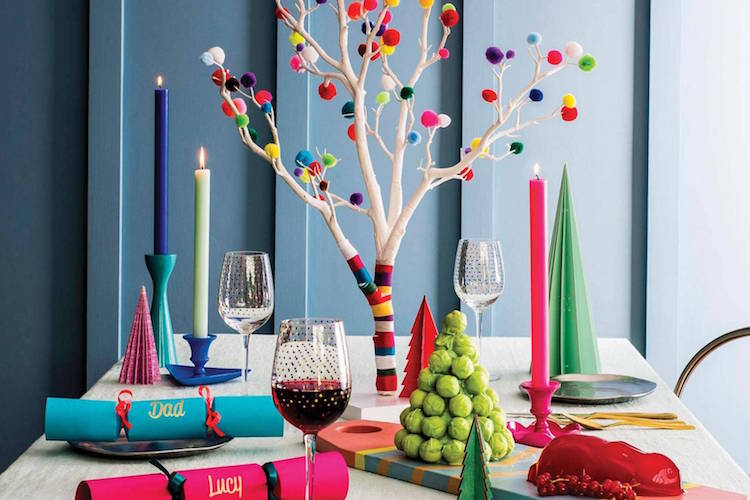 décoration de table Noel style moderne couleurs intenes
