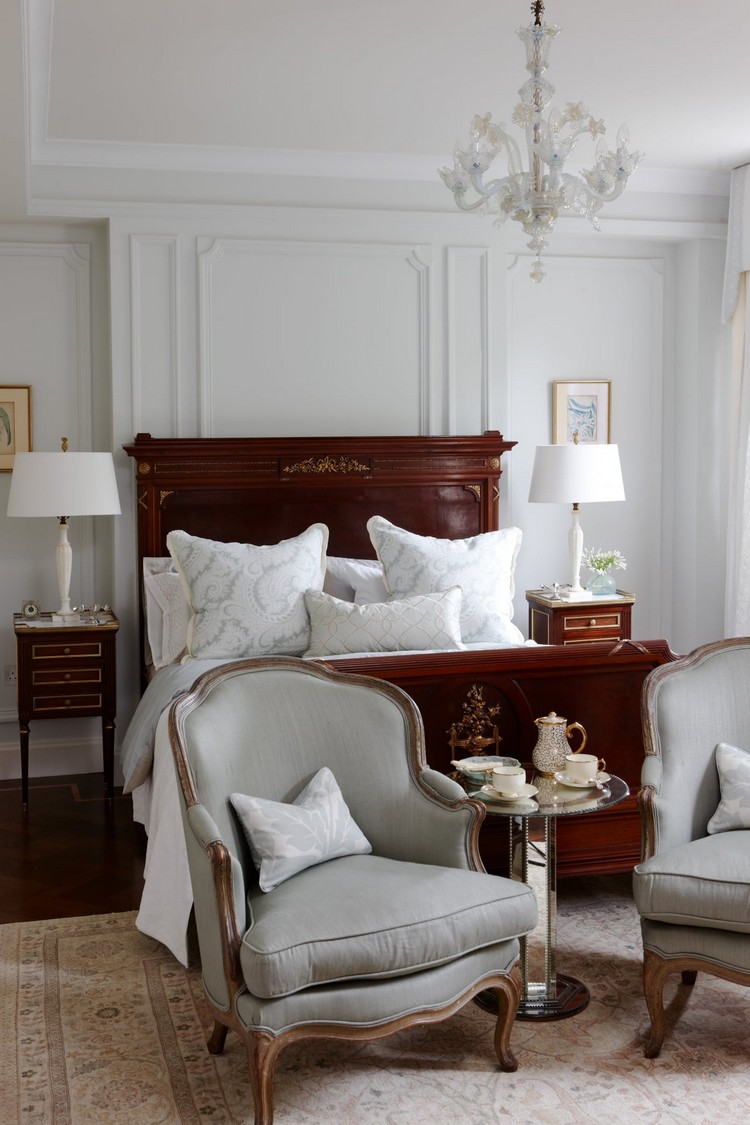 décoration style anglais chambre adulte peinte blanc mobilier bois vintage style subtil