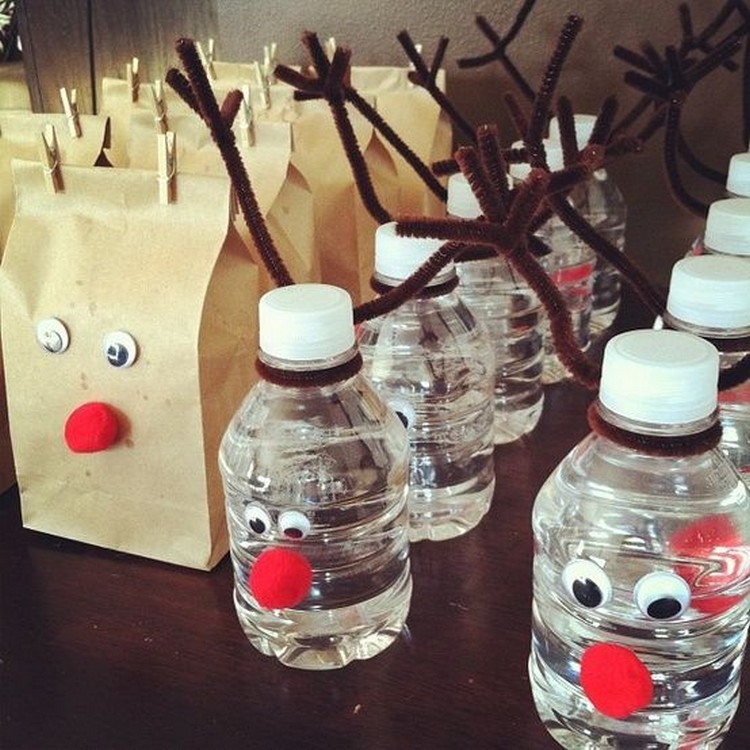 emballage cadeau original pour Noël bouteille eau décorée façon renne idée DIY originale internet