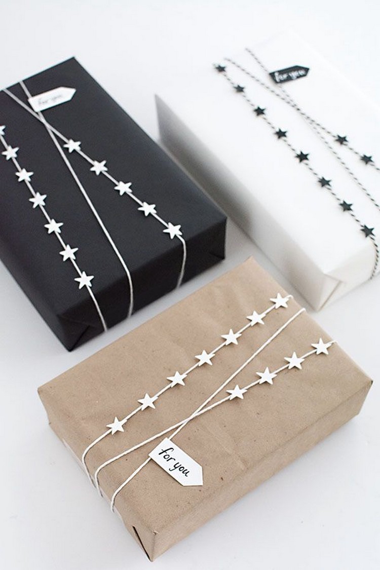 emballage cadeau original pour Noël style minimaliste papier kraft ficelle décorative