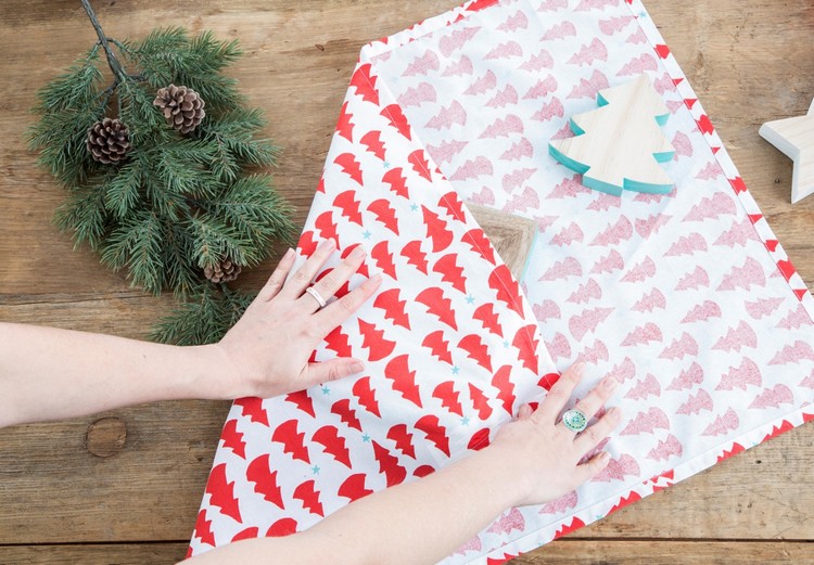 emballage cadeau original pour Noël tuto furoshiki idée faire soi-même dénichée sur internet