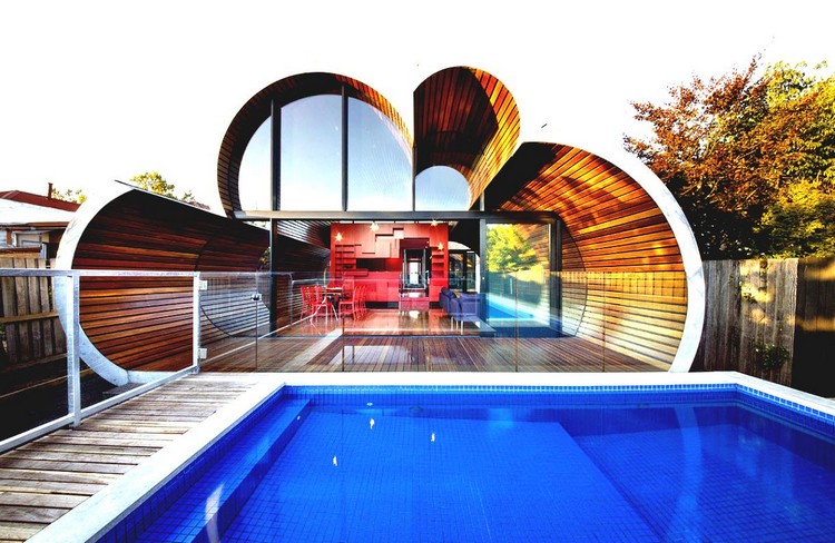 extension maison d'architecte design ultra original idée aménagement extérieur piscine design asymétrique