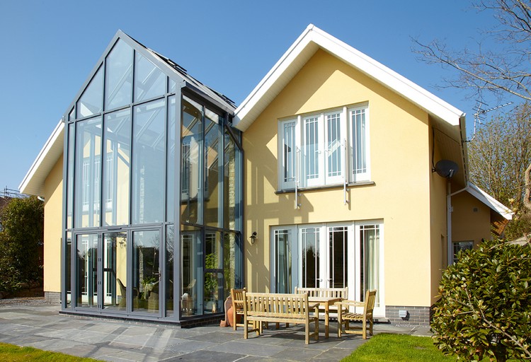 extension maison en verre idée contemporaine agrandissement extérieur intérieur