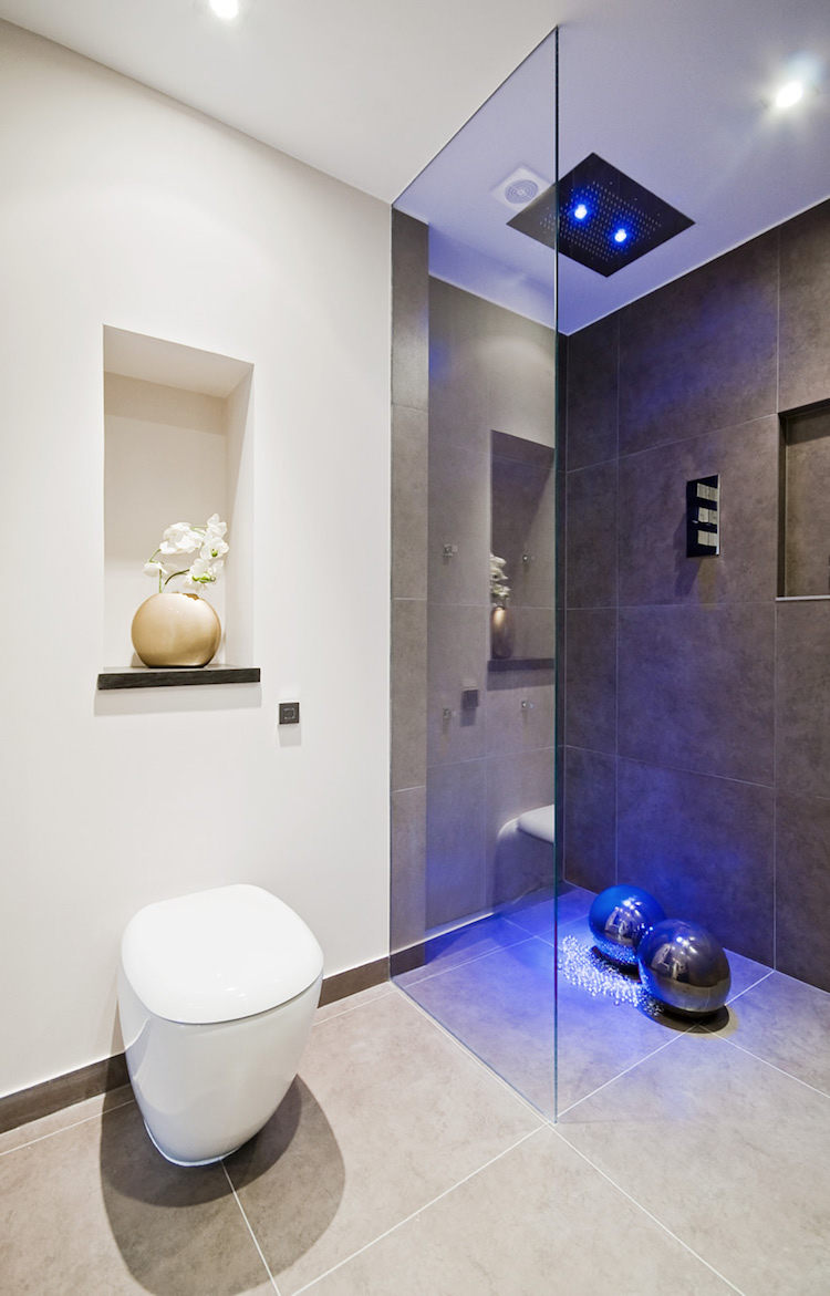 petite salle de bain moderne douche italienne eclairage ambiance