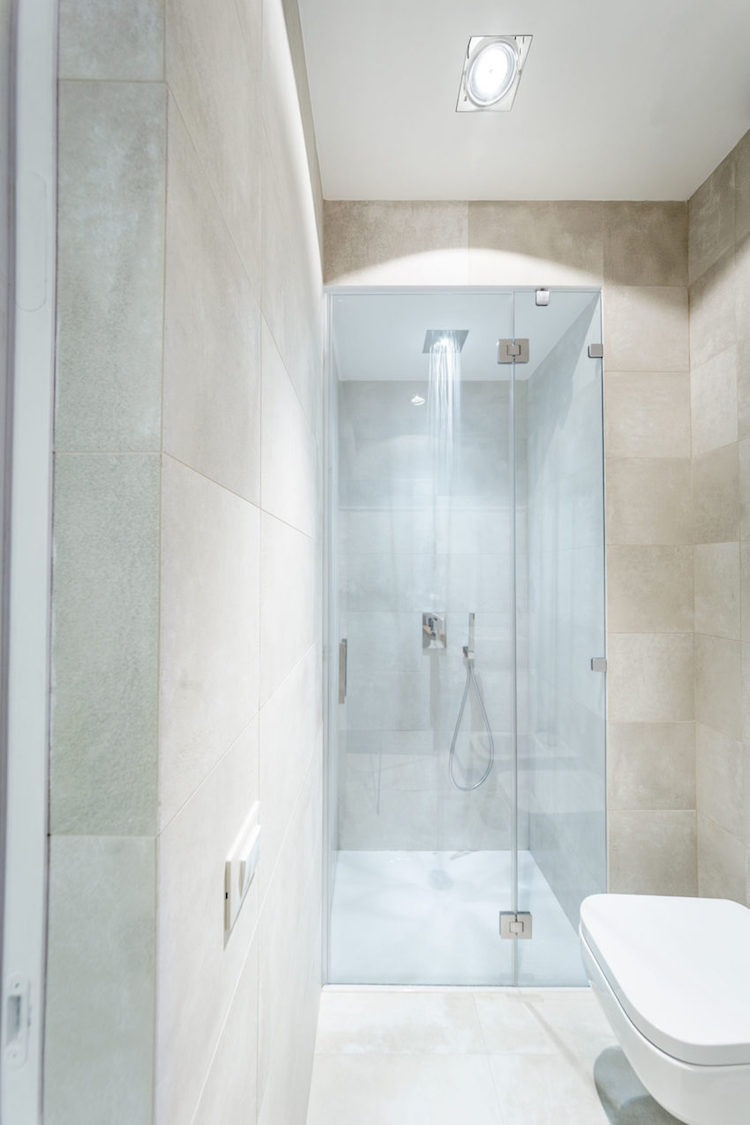 petite salle de bain moderne douche italienne