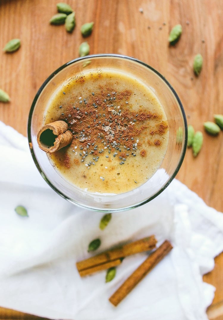 recette smoothie banane dattes chia cardamome cannelle