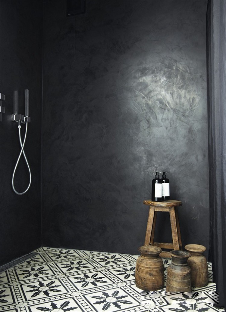 salle de bain noire rustique carrelage cool