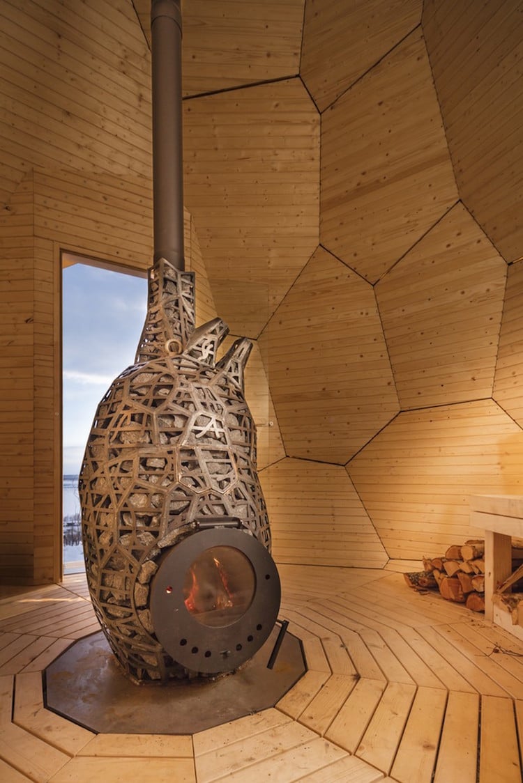 sauna exterieur ovoide Solar egg poele fer pierre
