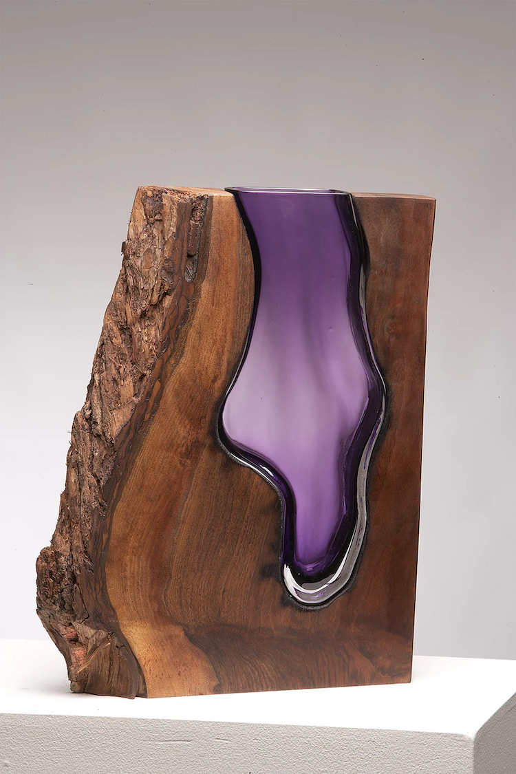 vase en verre souffle couleur violet forme abstraite