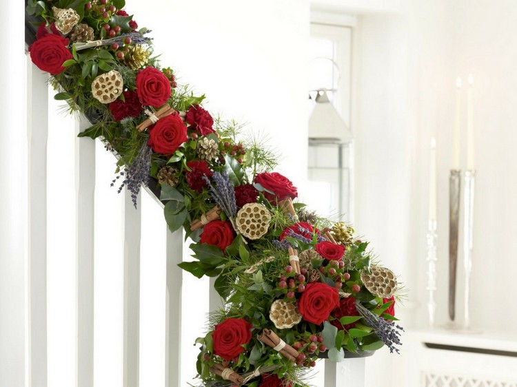 Décoration escalier Noël naturelle fleurs automnale végétation fraîche cannelle