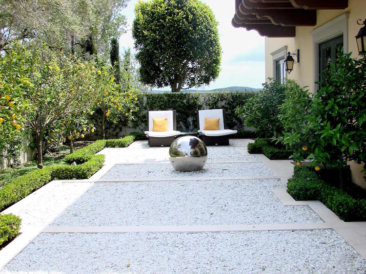 bordure jardin moderne dalles pierre deco gravier blanc bordure buis