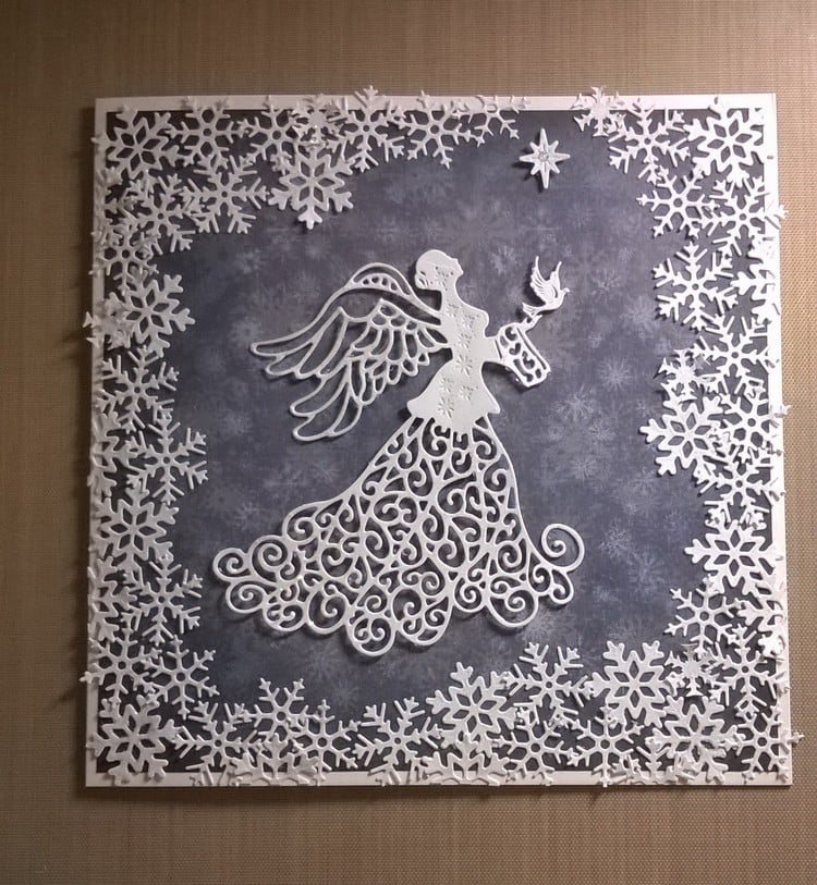 carte vœux avec un ange de Noël napperon papier blanc idée DIY adultes