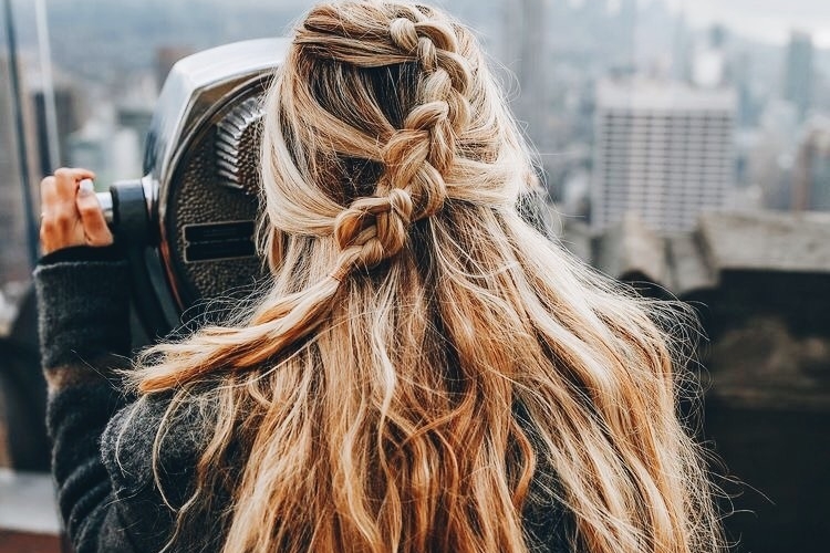 Coiffure facile cheveux long : 50 propositions à réaliser sans modération!