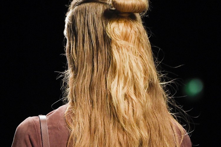Coiffure facile cheveux long : 50 propositions à réaliser sans modération!