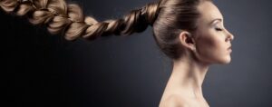 coiffure facile cheveux long tresse haute chevelure longue épaisse
