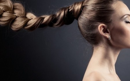coiffure facile cheveux long tresse haute chevelure longue épaisse