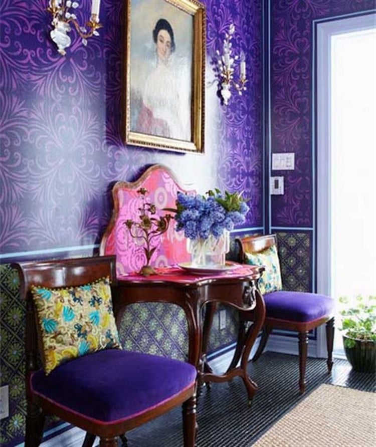 couleur de l'année Pantone 2018 mur peint ultra-violet décoration intérieur tendance coin détente