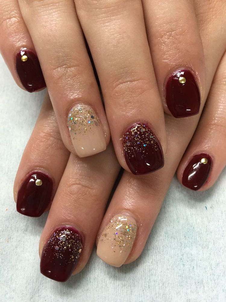 déco ongle gel hiver bordeaux et beige La déco ongle gel à travers une collection de 100 idées de couleurs, motifs et finitions !
