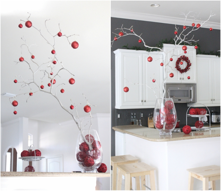 décoration de noël avec des branches boules rouges