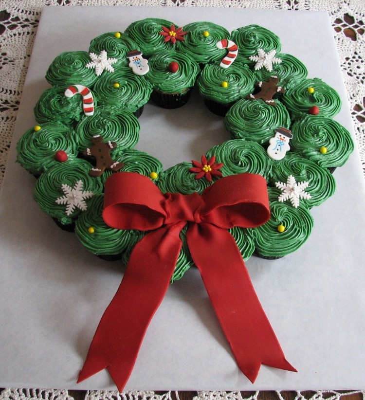 décoration gâteau Noël en forme couronne de Noël mini gâteaux originaux
