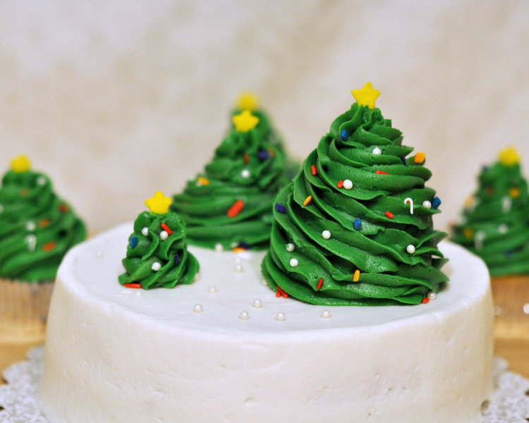 décoration gâteau Noël motifs sapins glaçage blanc recette fêtes 2017