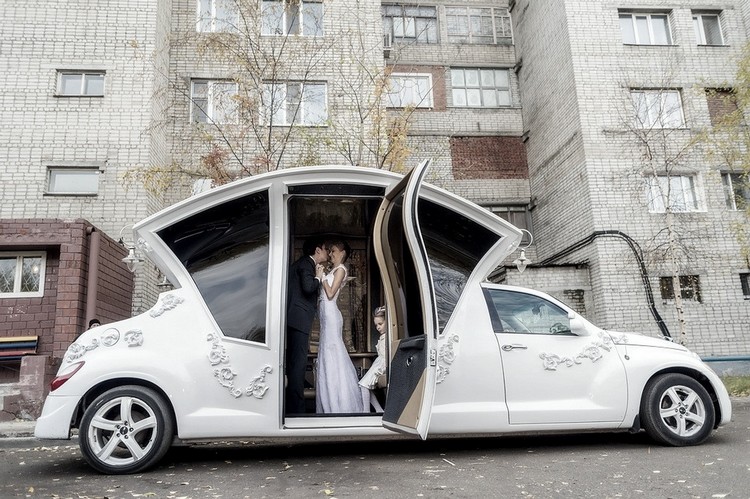 décoration voiture mariage innovante véhicule forme carrosse