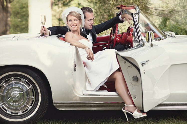 décoration voiture mariage luce véhicule classe déco florale raffinée couple mariés