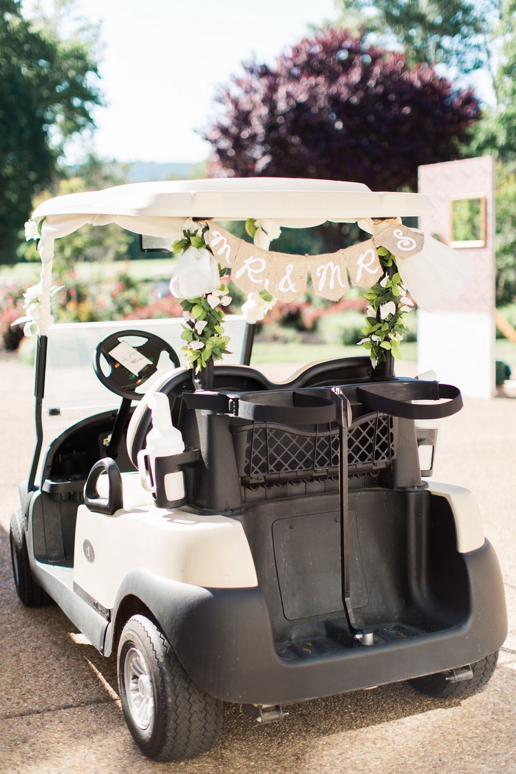 décoration voiture mariage mini golf idée ludique innovante déco florale mariage été