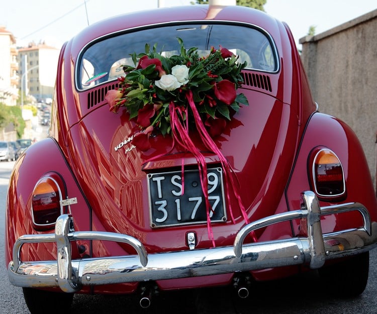 décoration voiture mariage style rétro fleurs rubans éléments décoratifs originaux