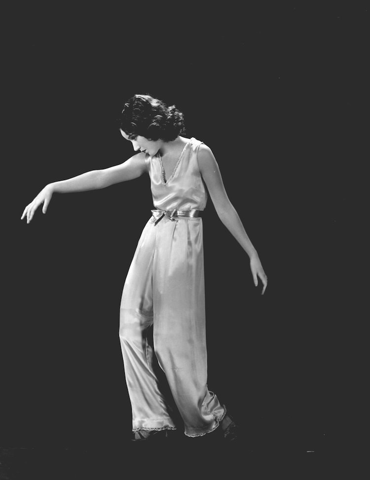evolution de la mode celebrites 1935 Way Fray combinaison fluide