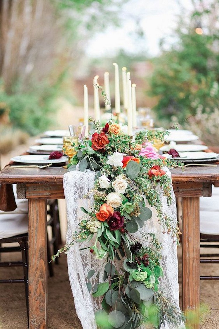 mariage rustique déco table bois massif fleurs bougies