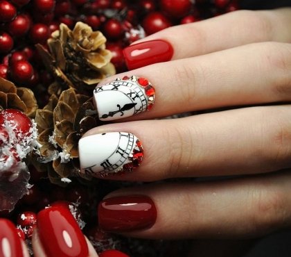 nail art nouvel an rouge et blanc idée superbe