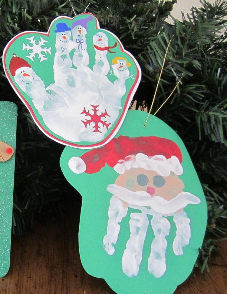 peinture de Noel avec les mains decoration sapin empreintes digitales