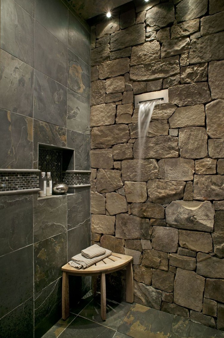 salle de bain en pierre naturelle douche très moderne