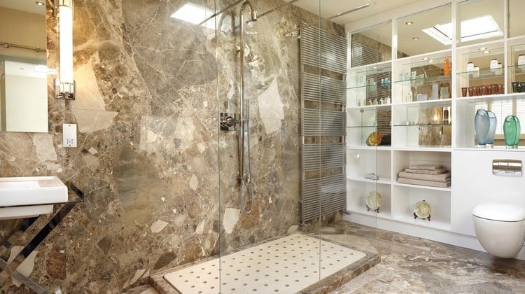 salle de bain en pierre naturelle fibre de verre