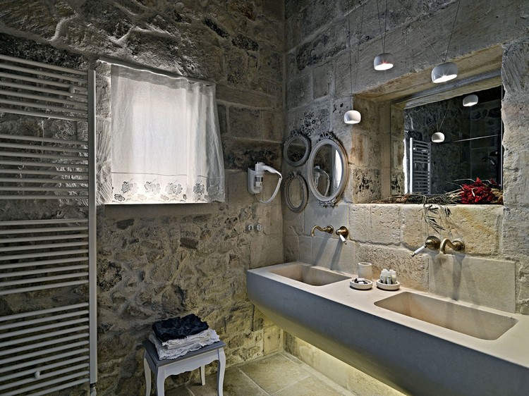 salle de bain en pierre naturelle idées modernes