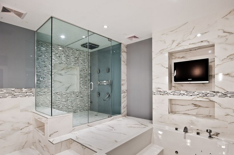 salle de bain en pierre naturelle marbre baignoire balnéo cabine de douche