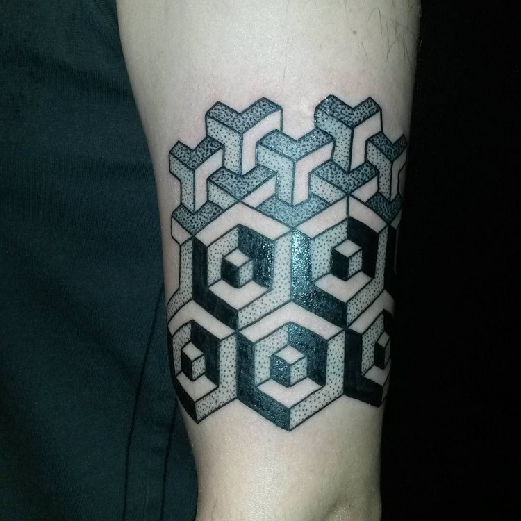 tatouage géométrique autour du bras