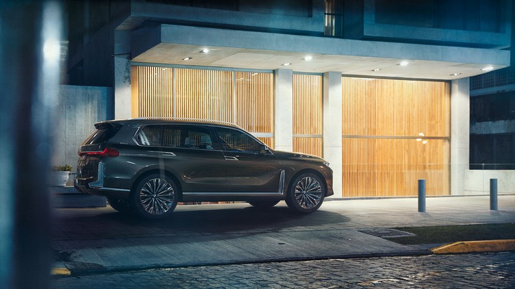 BMW X7 concept iperformance 2018 design super moderne intérieur confortable motorisation hybride rechargeable
