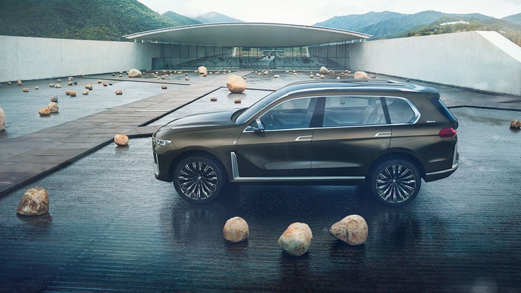 BMW X7 concept iperformance 2018 modèle hybride rechargeable influence japonaise capacité sept occupants