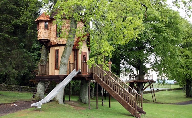 cabane dans les arbres design original chateau toboggan