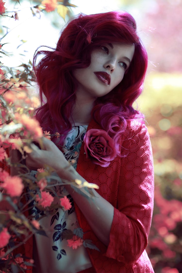 cheveux roses nuance rose cerise intense