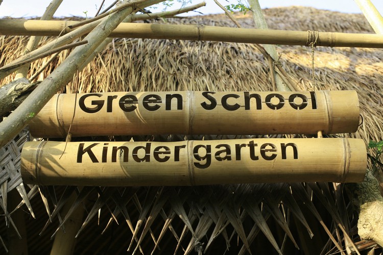 construction en bambou école verte à Bali