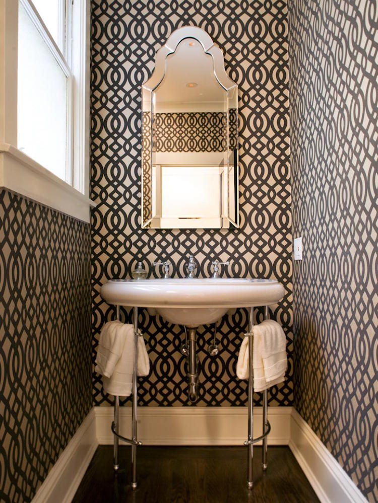 design et déco coin lavabo salle de bain noir et blanc exotique
